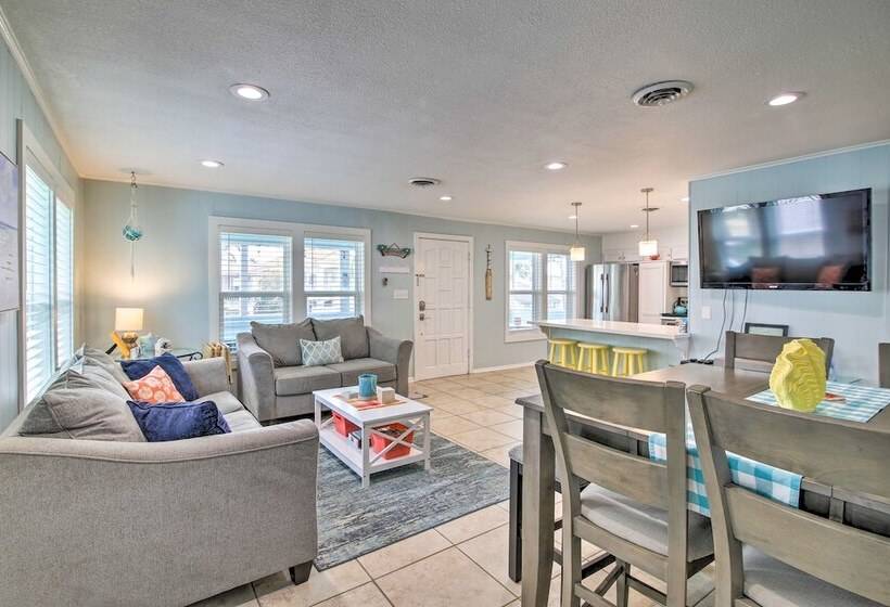 Beach Home W/ Pool & Hot Tub < 1 Block To Beach!