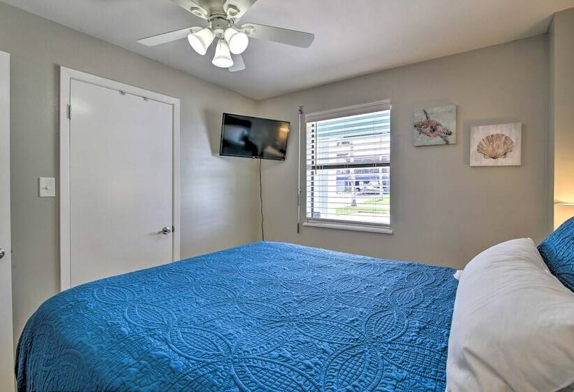 Beach Home W/ Pool & Hot Tub < 1 Block To Beach!