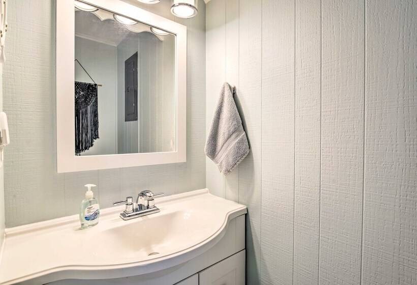 Beach Home W/ Pool & Hot Tub < 1 Block To Beach!