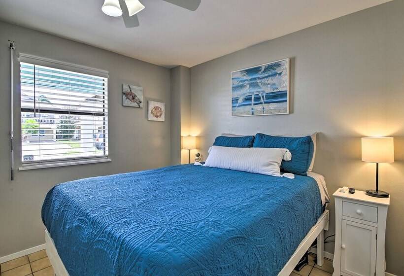 Beach Home W/ Pool & Hot Tub < 1 Block To Beach!