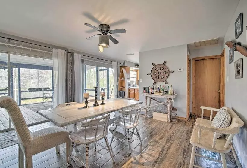 Unplugged Withlacoochee Riverfront Retreat!