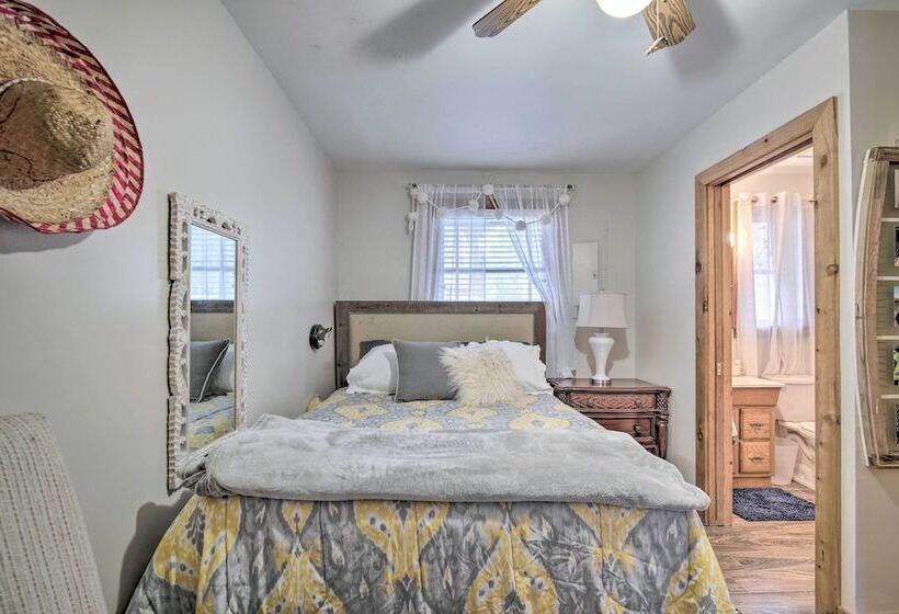 Unplugged Withlacoochee Riverfront Retreat!