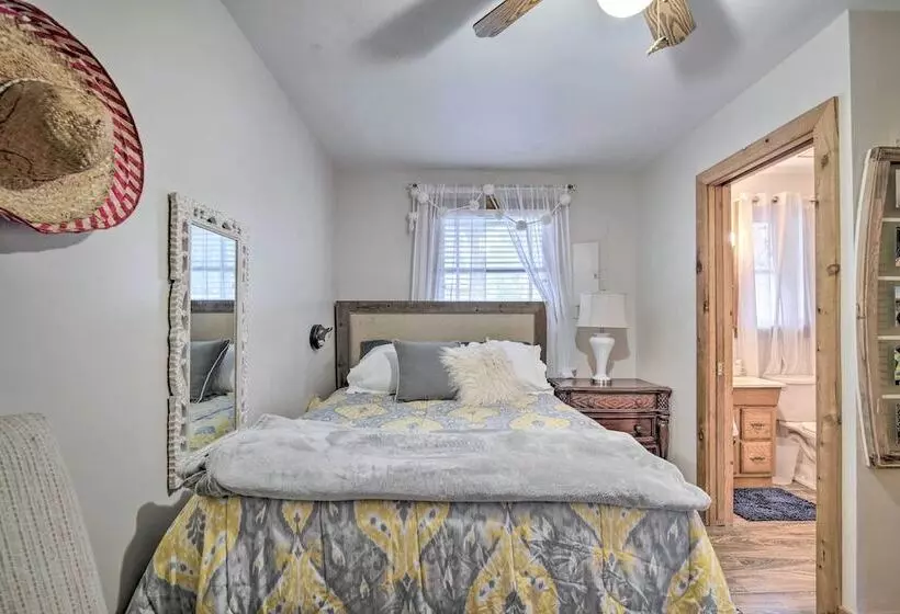 Unplugged Withlacoochee Riverfront Retreat!