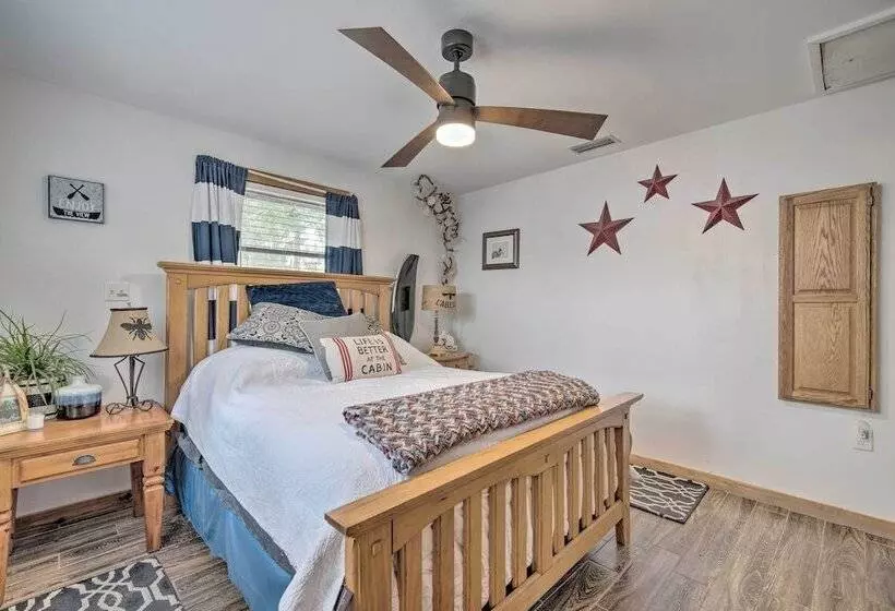 Unplugged Withlacoochee Riverfront Retreat!