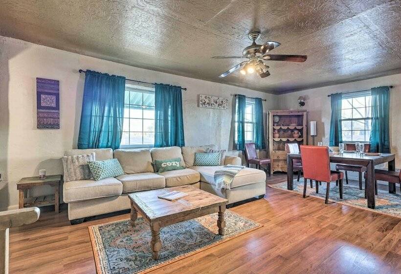 Welcoming Albuquerque Home Near Old Town!