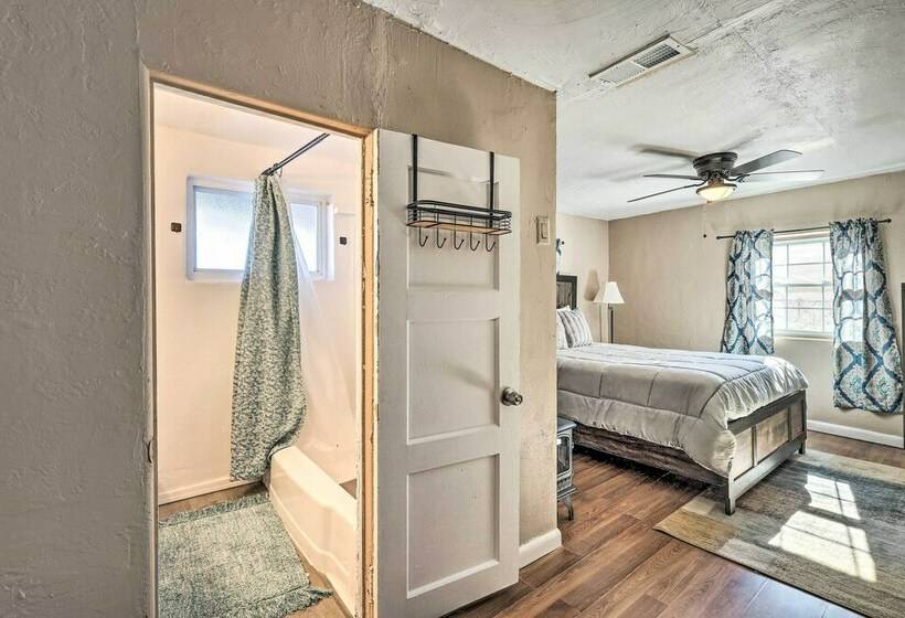 Welcoming Albuquerque Home Near Old Town!