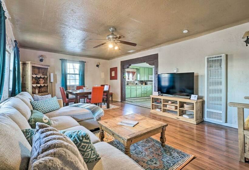 Welcoming Albuquerque Home Near Old Town!