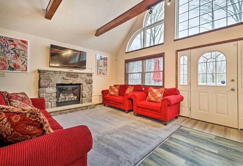 Arrowhead Lake Cabin W/ Hot Tub & Fire Pit!