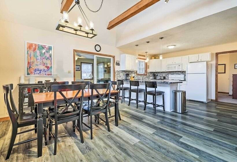 Arrowhead Lake Cabin W/ Hot Tub & Fire Pit!