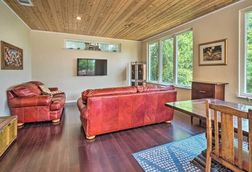 Pet Friendly Austin Home W/ Deck, Yard, & Views!