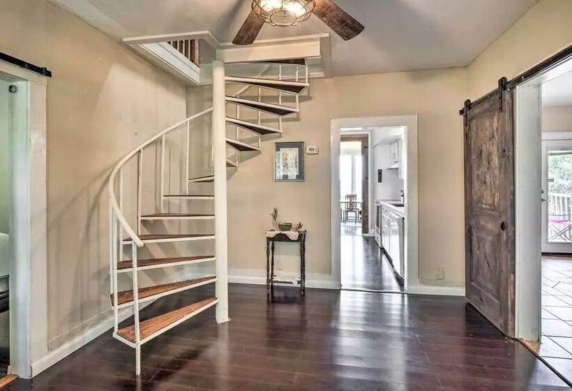 Pet Friendly Austin Home W/ Deck, Yard, & Views!