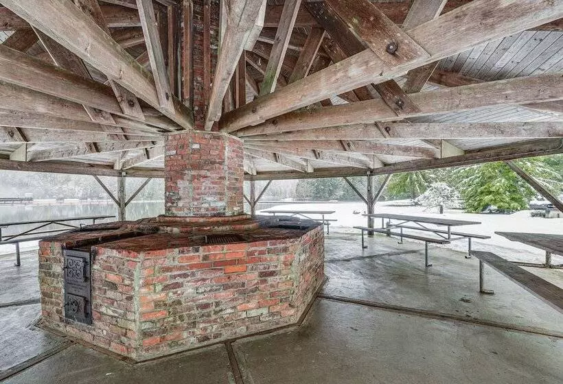 Awesome Hoodsport Cabin   Nearby Hiking Areas