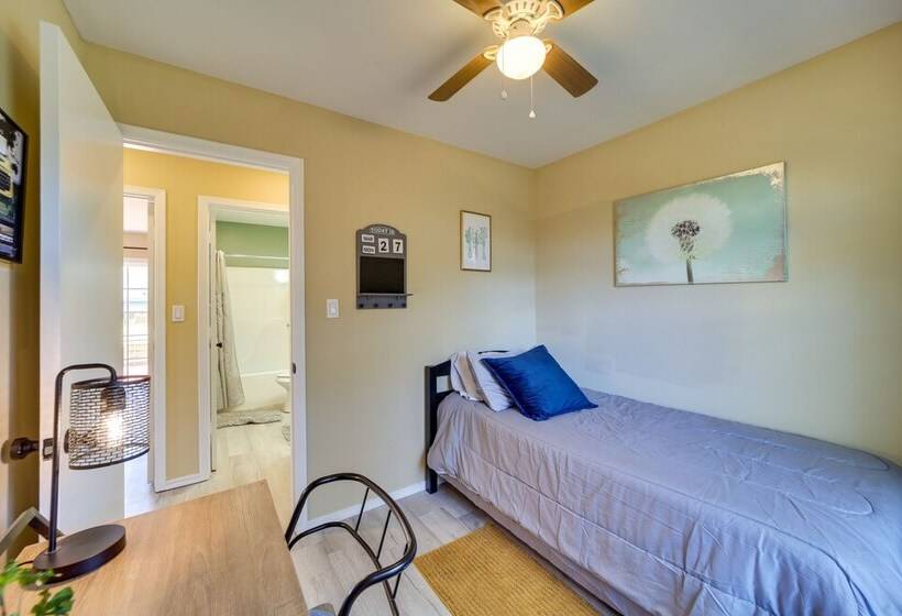 Barling Vacation Rental: Fenced In Yard W/ Hot Tub