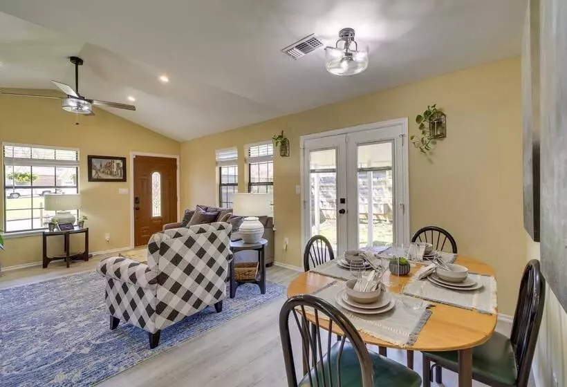 Barling Vacation Rental: Fenced In Yard W/ Hot Tub