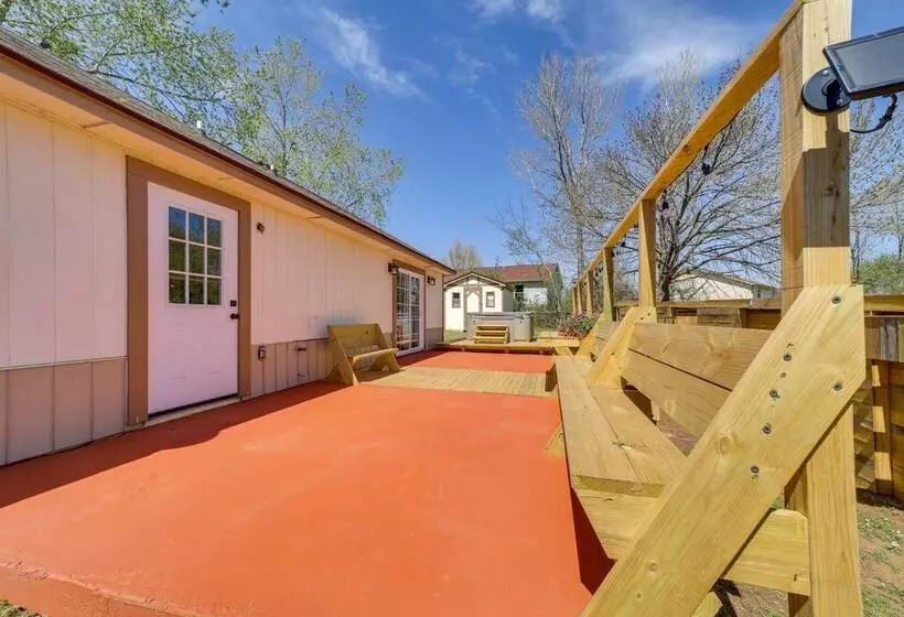 Barling Vacation Rental: Fenced In Yard W/ Hot Tub