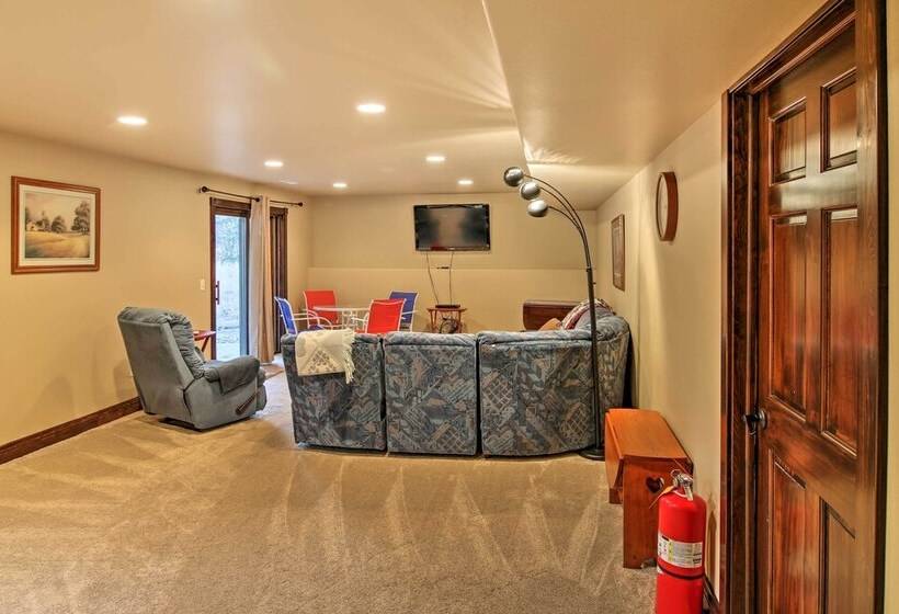 Black Hills Getaway W/ Deck Near Hiking Trails!