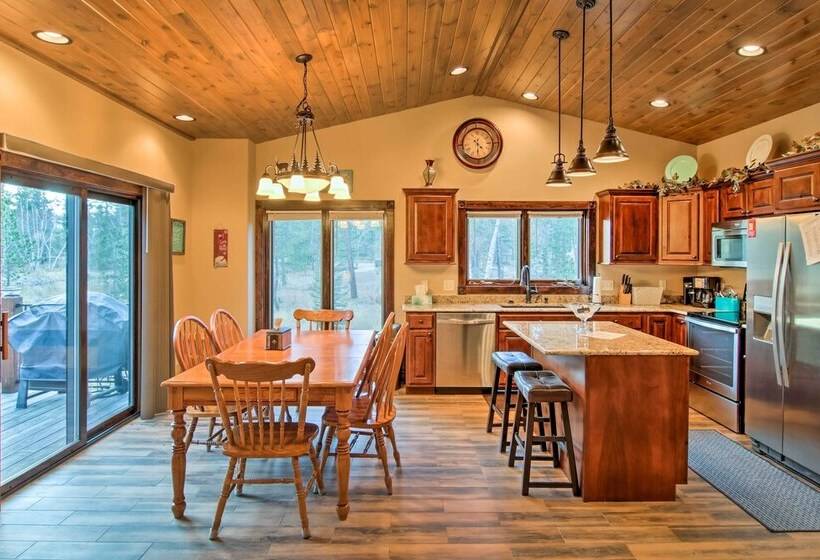 Black Hills Getaway W/ Deck Near Hiking Trails!