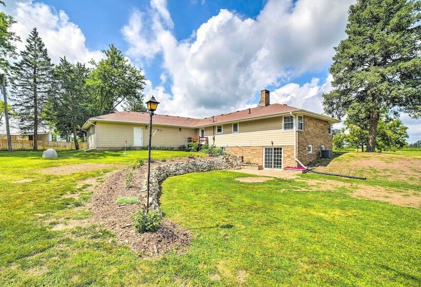 Bloomington Family Home   Private Deck & Yard