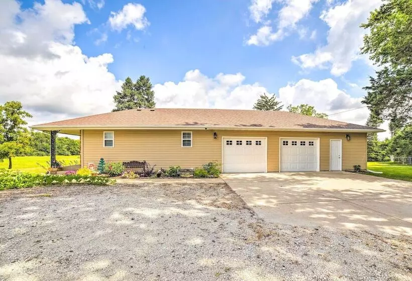 Bloomington Family Home   Private Deck & Yard