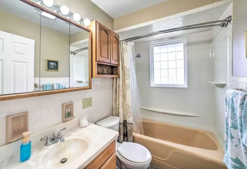 Bloomington Family Home   Private Deck & Yard