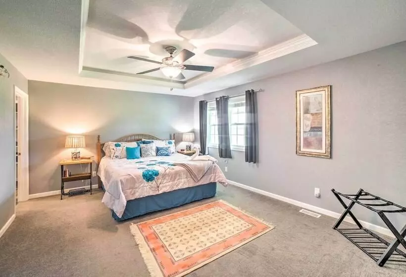 Bloomington Family Home   Private Deck & Yard