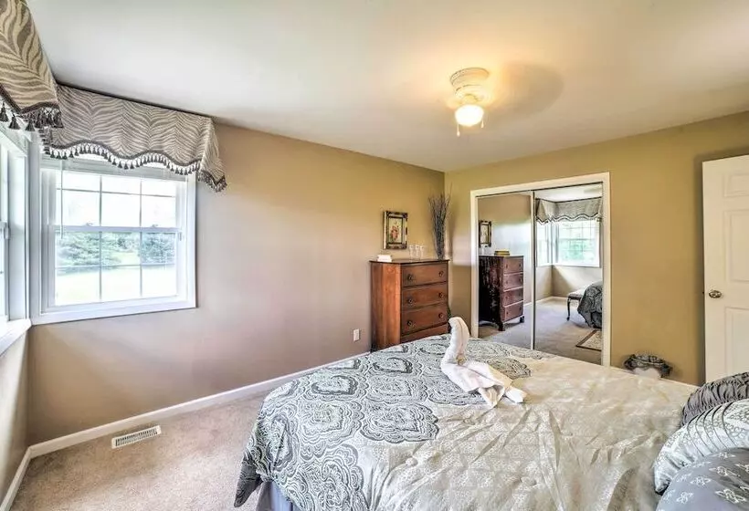 Bloomington Family Home   Private Deck & Yard