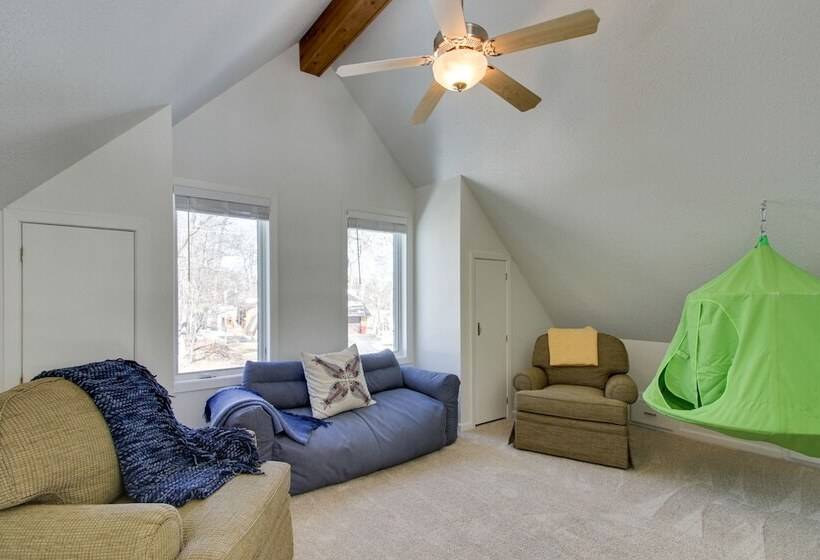 Breezy Point Cabin: Deck W/ Golf Course Views!