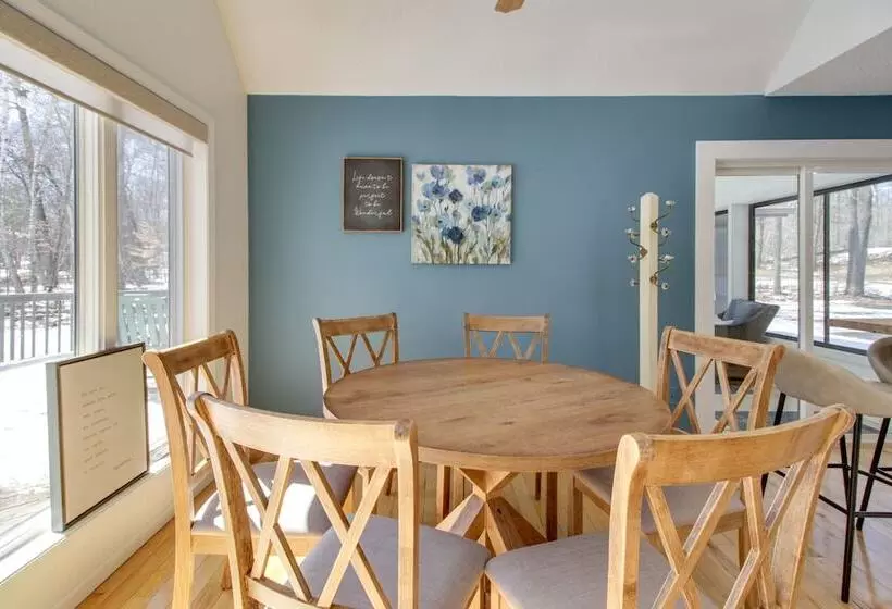 Breezy Point Cabin: Deck W/ Golf Course Views!