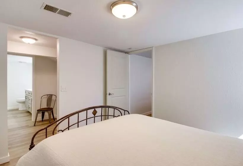 Breezy Point Cabin: Deck W/ Golf Course Views!