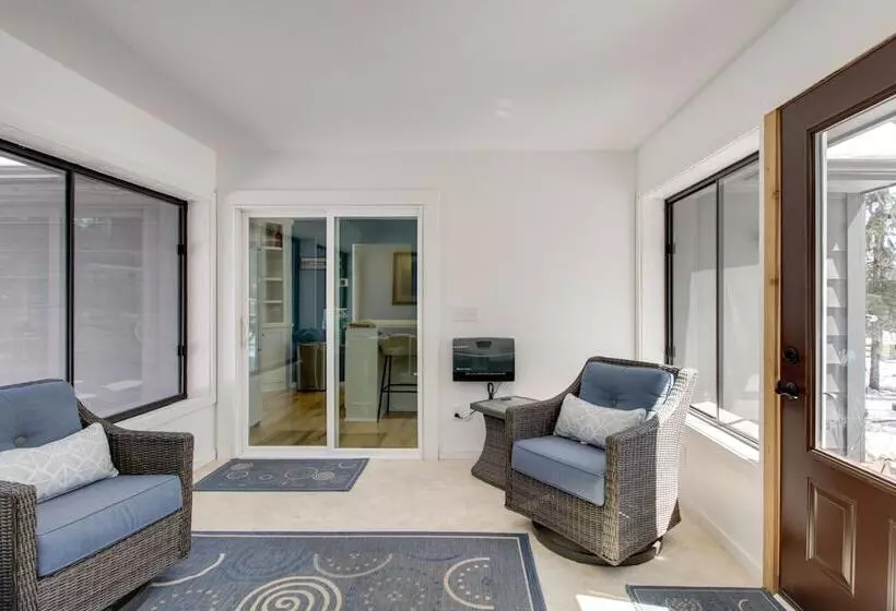 Breezy Point Cabin: Deck W/ Golf Course Views!