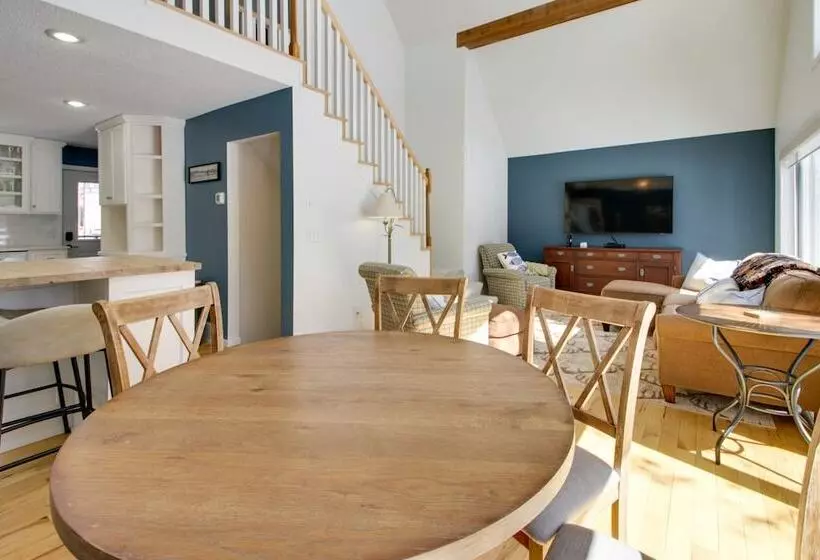 Breezy Point Cabin: Deck W/ Golf Course Views!