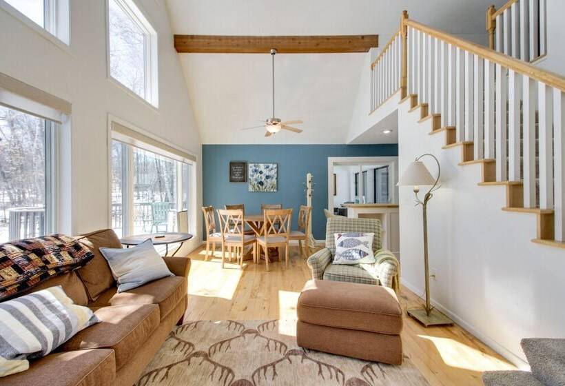 Breezy Point Cabin: Deck W/ Golf Course Views!