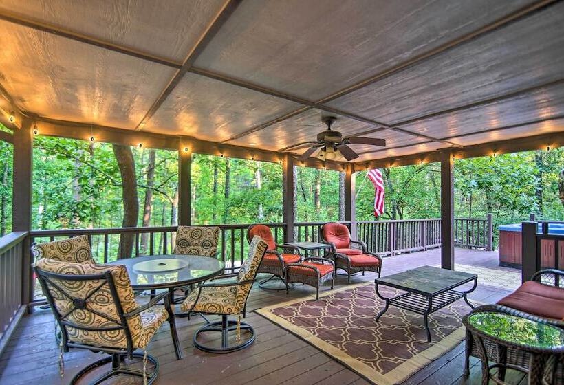 Broken Bow Oasis: Hot Tub, Fire Pit & Patio