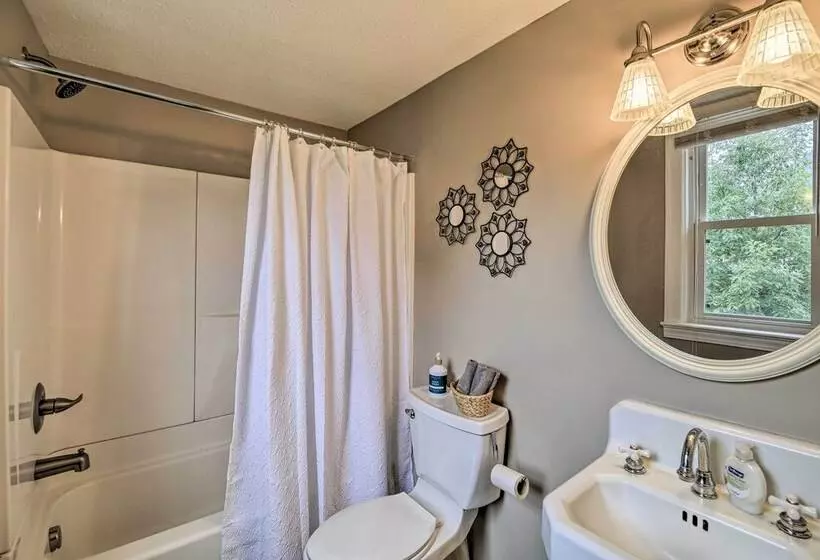 Trout House  In Dtwn Damascus: Near Creeper Trail