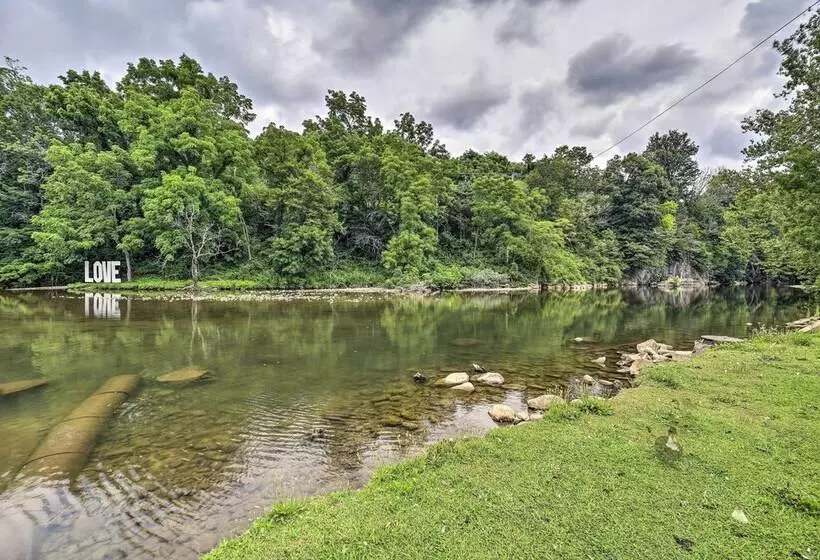 Trout House  In Dtwn Damascus: Near Creeper Trail