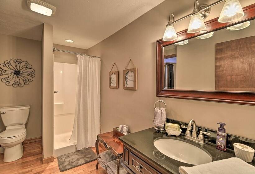 Trout House  In Dtwn Damascus: Near Creeper Trail