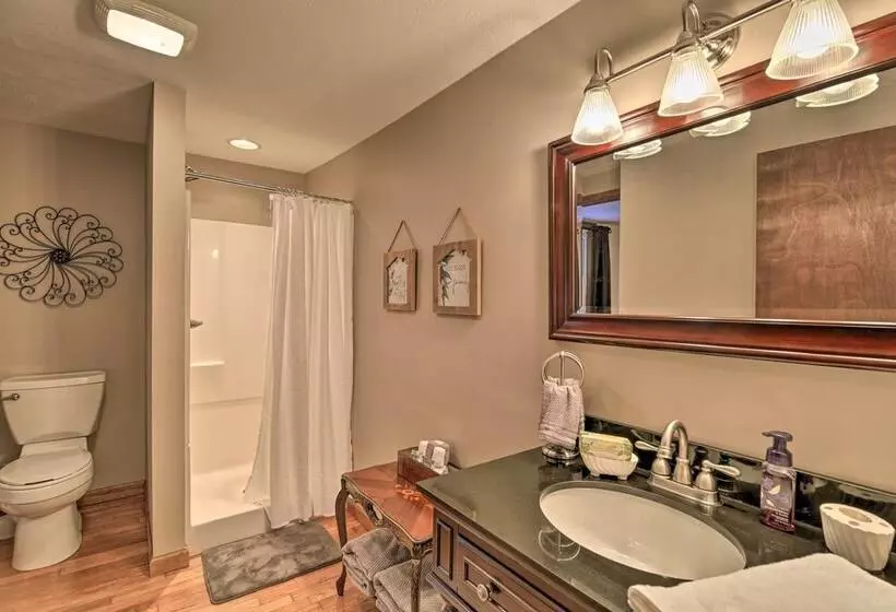 Trout House  In Dtwn Damascus: Near Creeper Trail