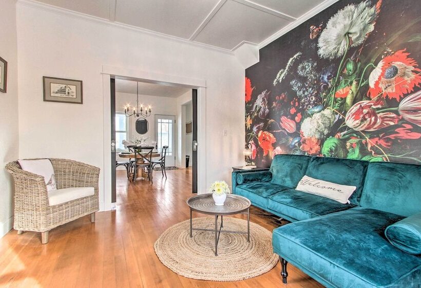 Charming Choteau Cottage: Ski & Fish Nearby!