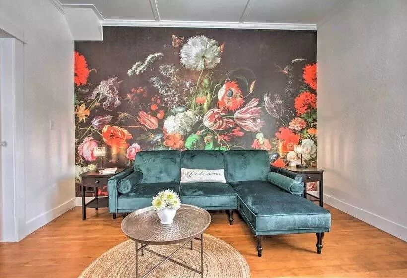 Charming Choteau Cottage: Ski & Fish Nearby!