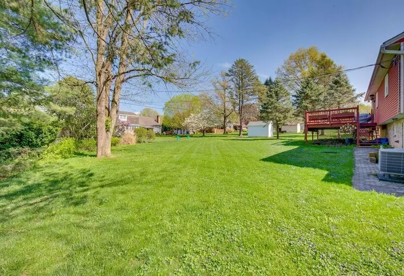 Charming Leola Home: 10 Mi To Downtown Lancaster!