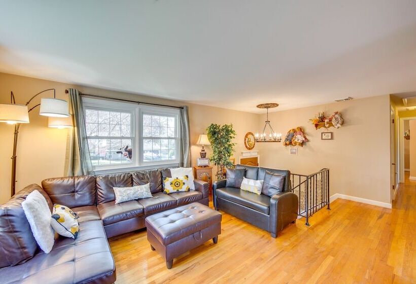 Charming Leola Home: 10 Mi To Downtown Lancaster!