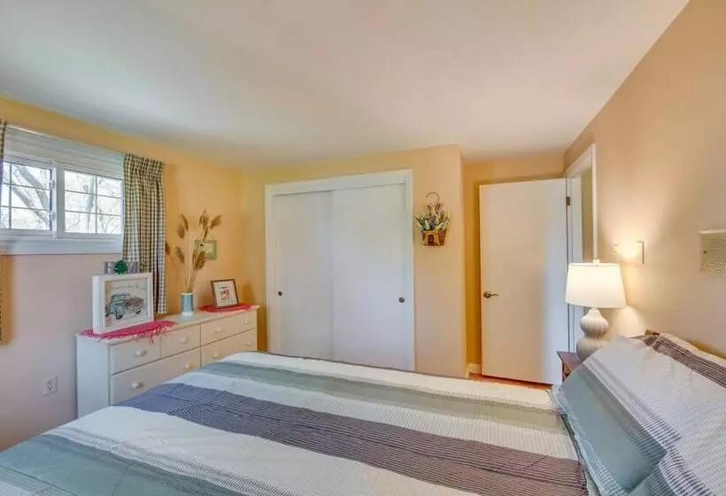 Charming Leola Home: 10 Mi To Downtown Lancaster!