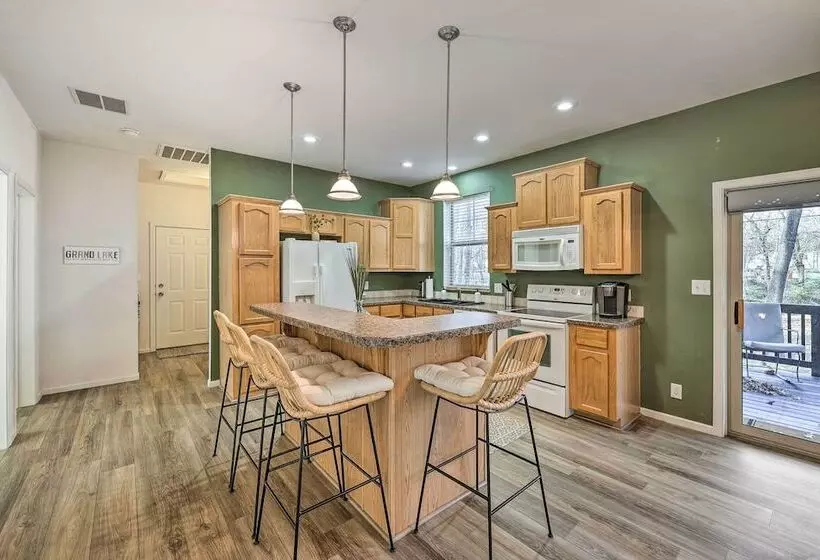 Chic Afton Home W/ Lake & Resort Access!
