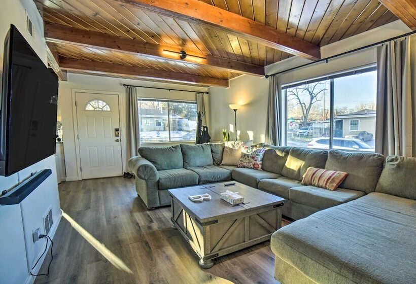 Comfortable Home ~ 2 Mi To Reno Riverwalk