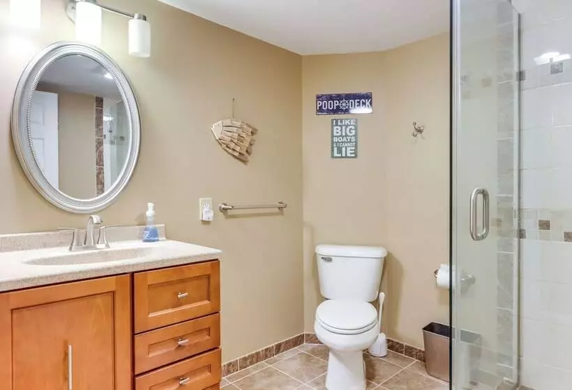 Dock & Hot Tub: Lakefront Camdenton Haven!