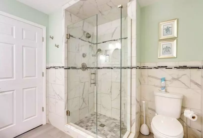 Dock & Hot Tub: Lakefront Camdenton Haven!