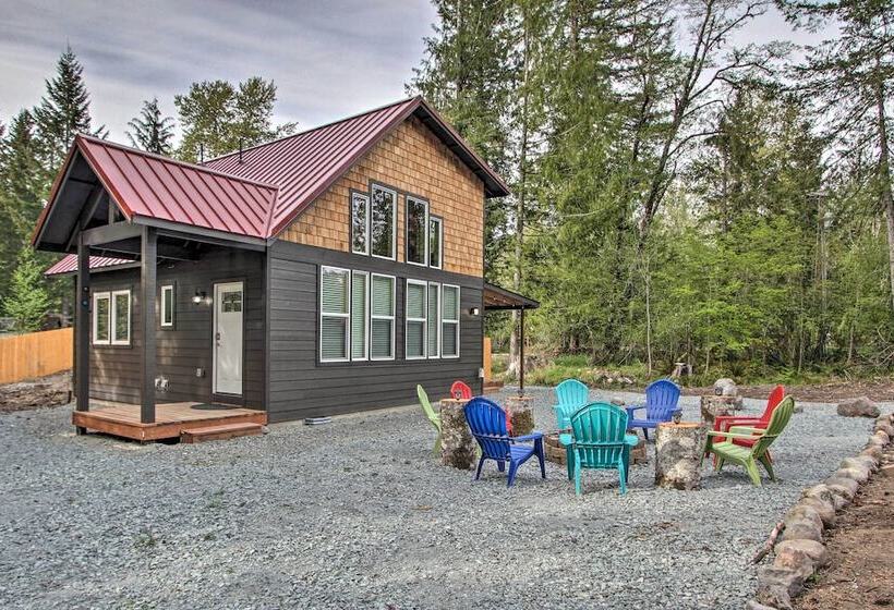 Cozy Cabin 5 Miles To Mt Rainier National Park!