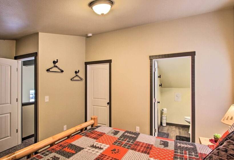 Cozy Cabin 5 Miles To Mt Rainier National Park!