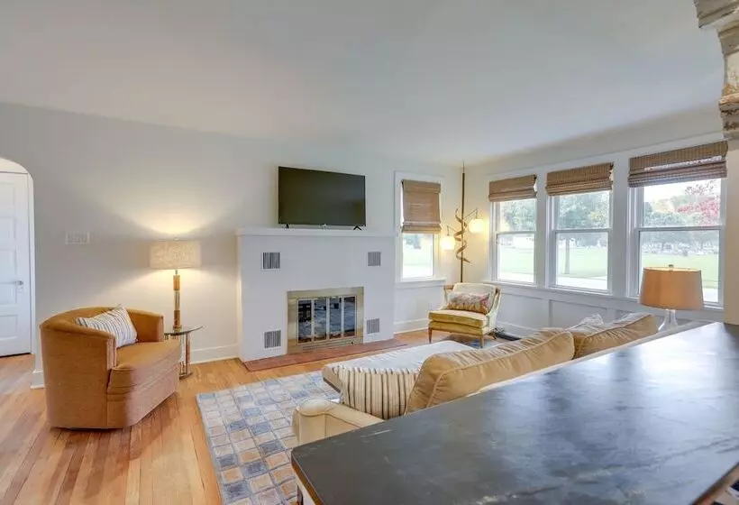 Cozy Cottage In Historic Village: Near Cedar Point