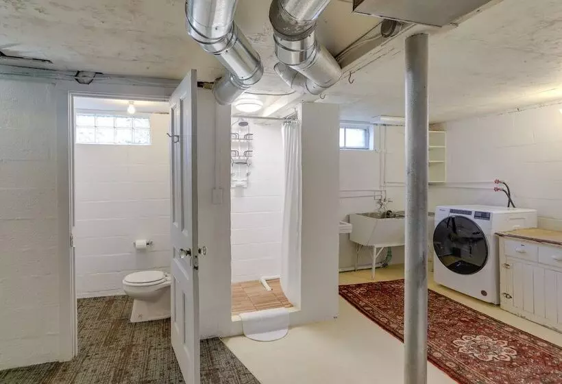 Cozy Cottage In Historic Village: Near Cedar Point